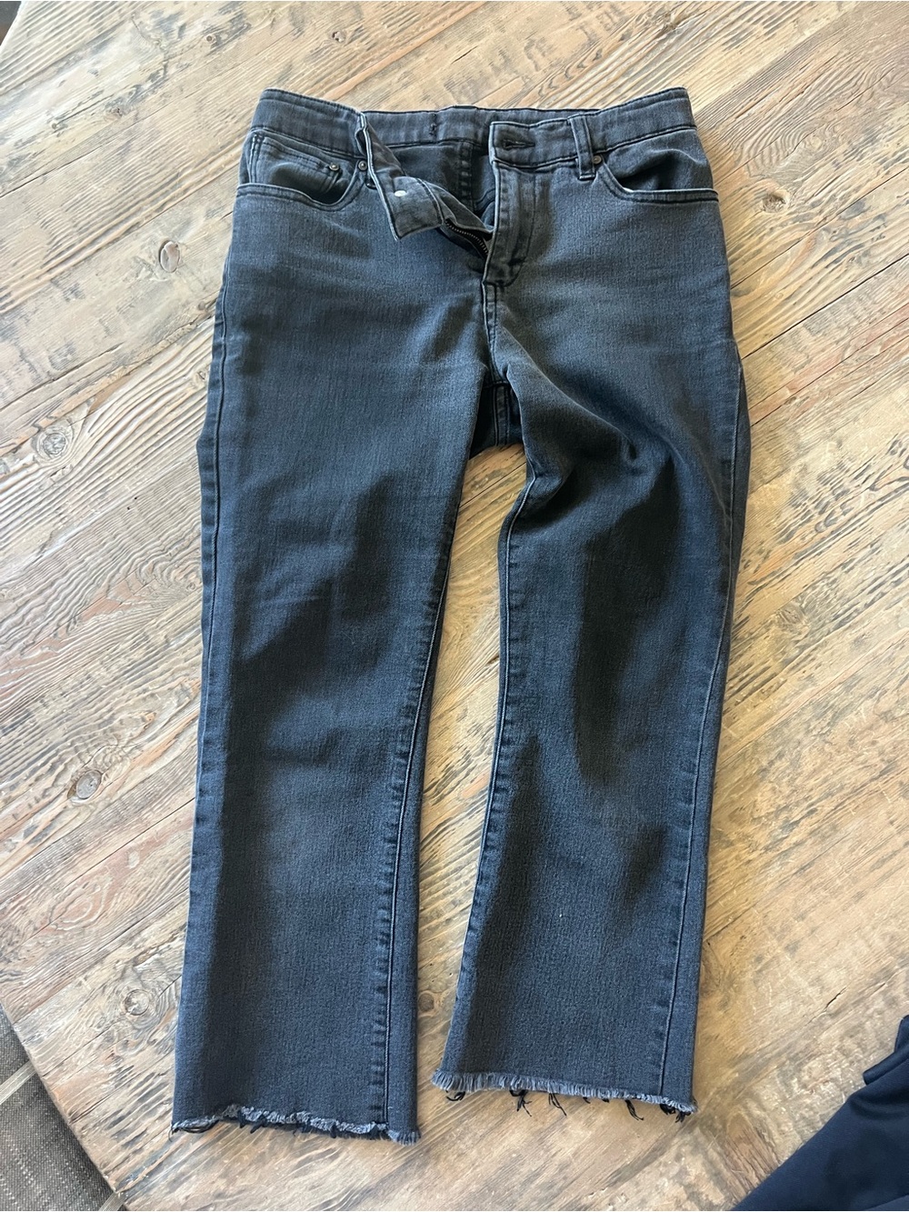 Who What Wear Black Cropped Frayed-Hem Jeans